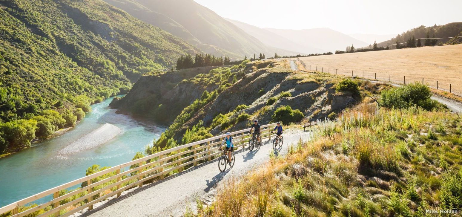 New Zealand's Iconic Camping Tours